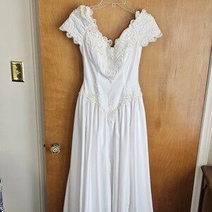 White Satin Wedding Dress with Appliques/Pearls/Sequins